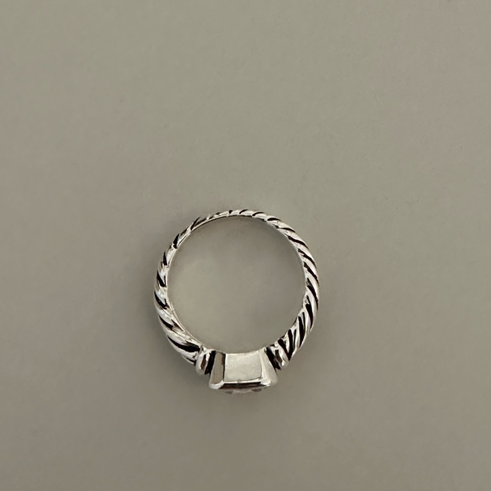 Silver ring - Picture 2 of 3